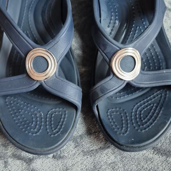 Crocs Women's 7 Navy Blue Wedge Sandal - Picture 6 of 6